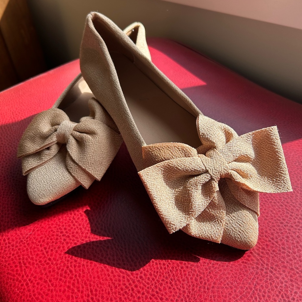 Elegant Linen Bow Flats, Size 7 Women’s, NEW